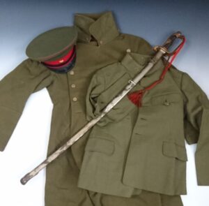 陸軍軍服とサーベル